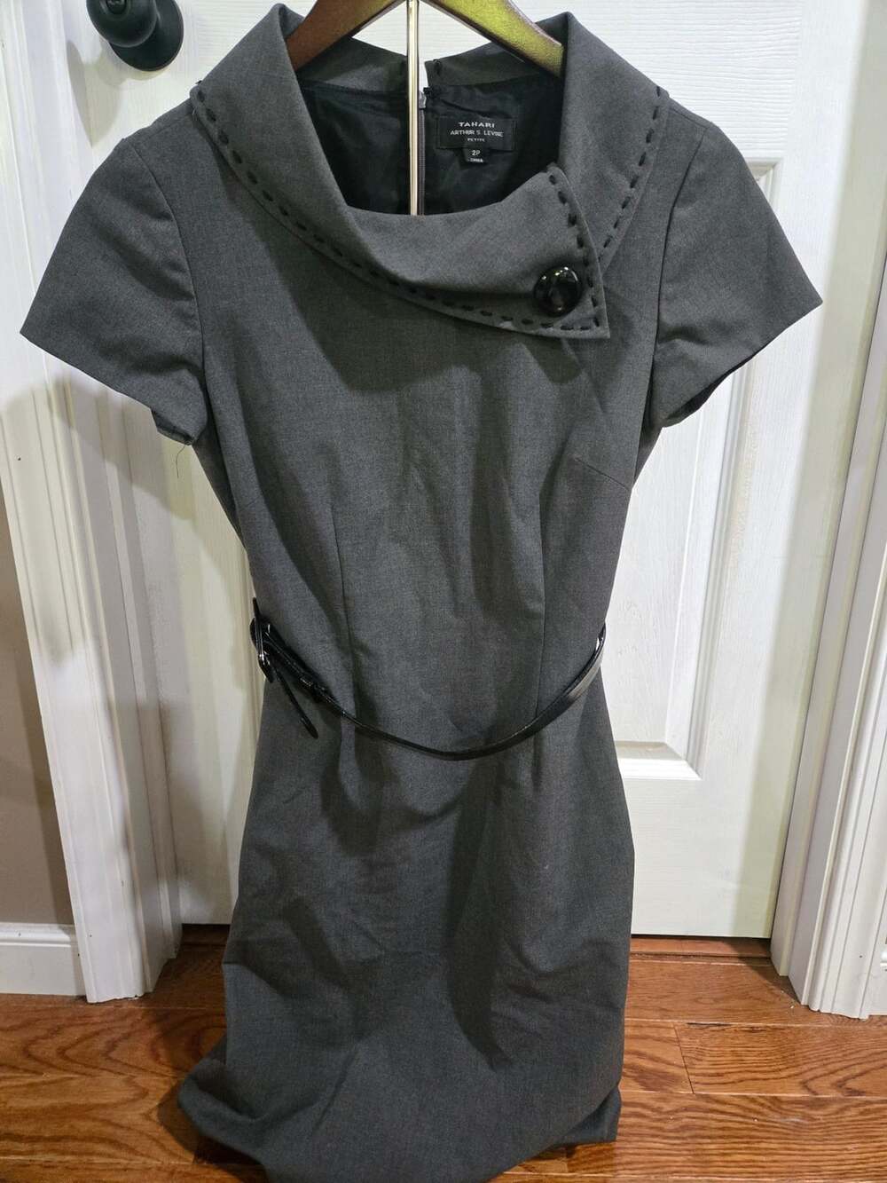Tahari Arthur S. Levine Dress Size 2P Gray